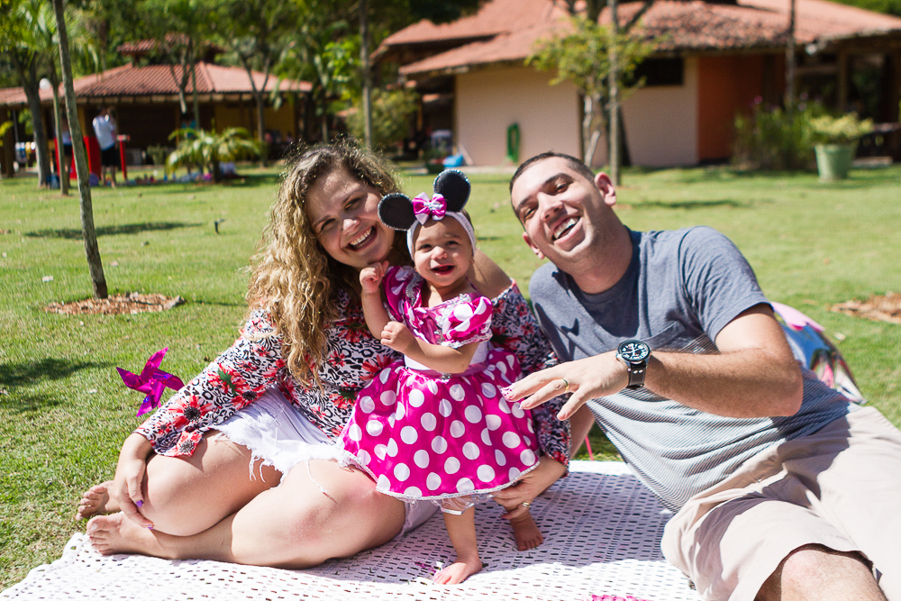 Luísa com o papai e a mamãe pelo fotógrafo Douglas Maia