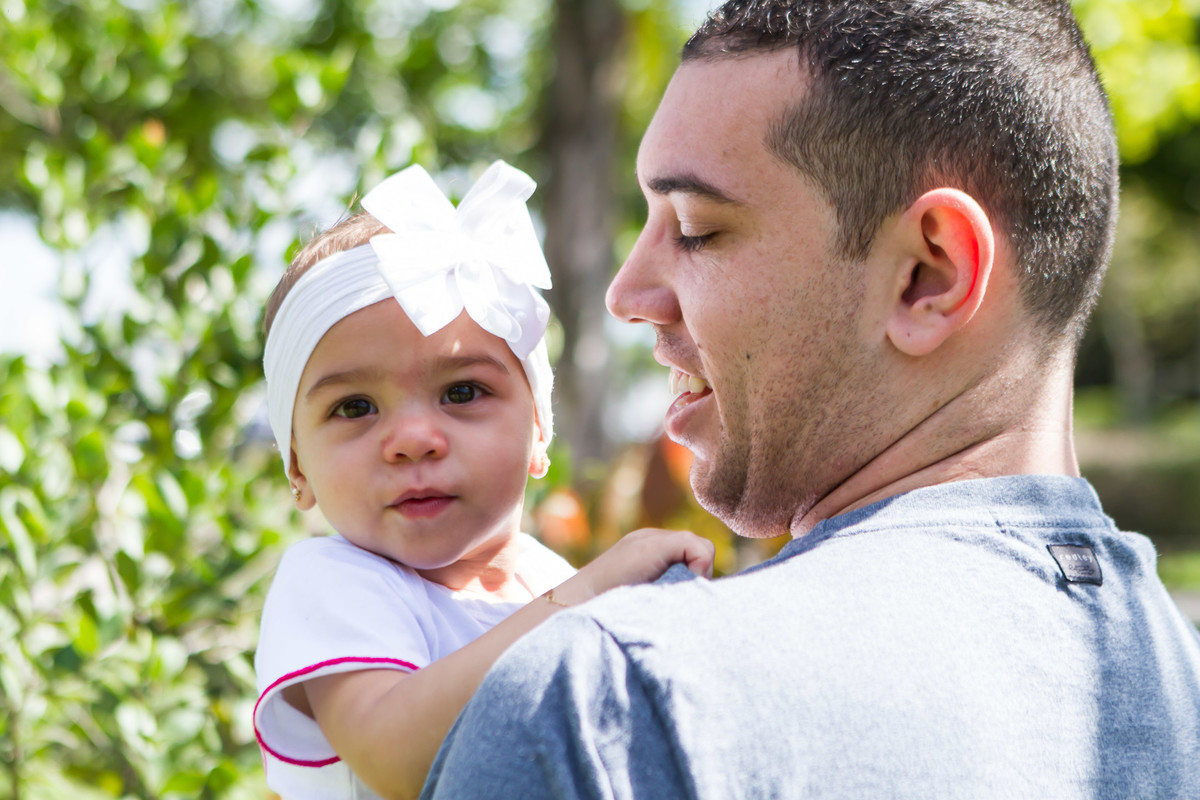 Luísa fofa com seu pai pelo fotógrafo Douglas Maia