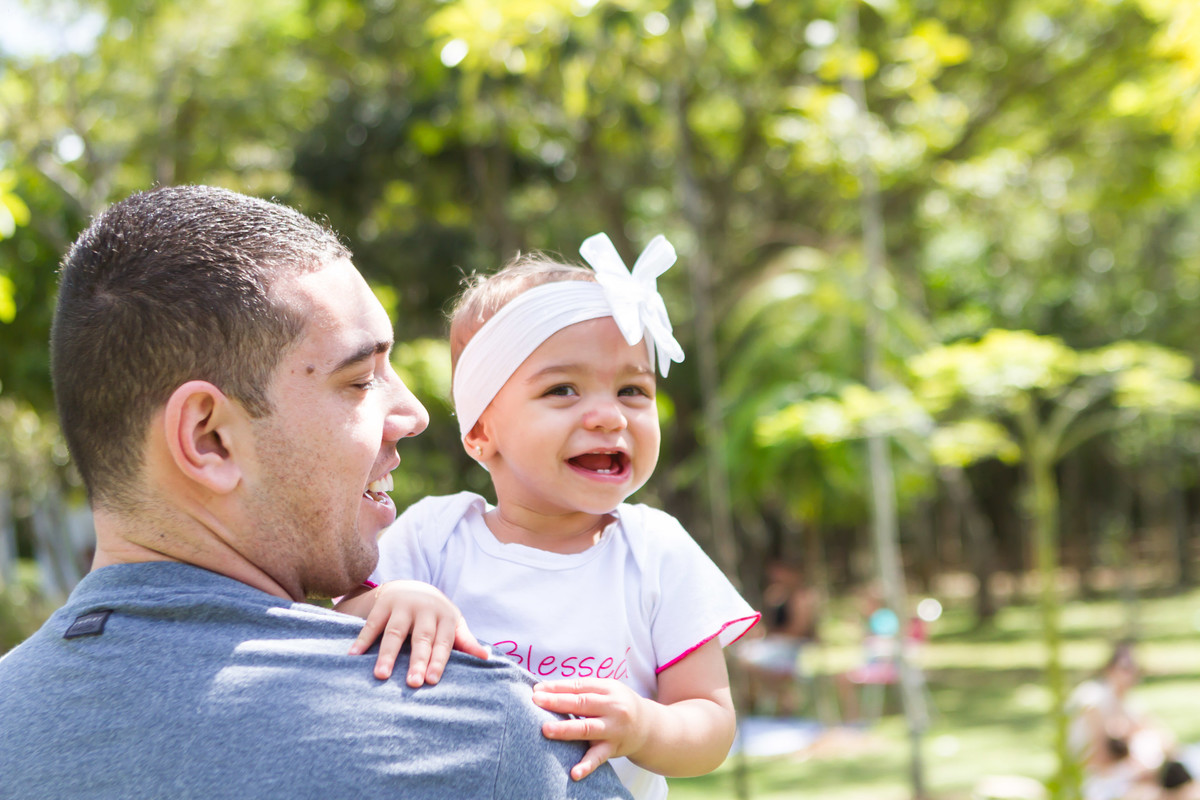 Papai sorrindo pelo fotógrafo Douglas Maia
