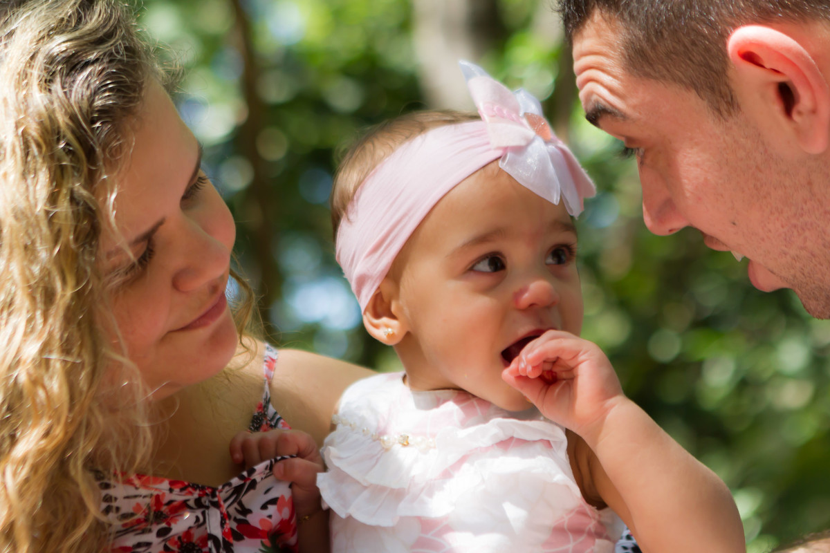 Papai conversando com a Luísa pelo fotógrafo Douglas Maia