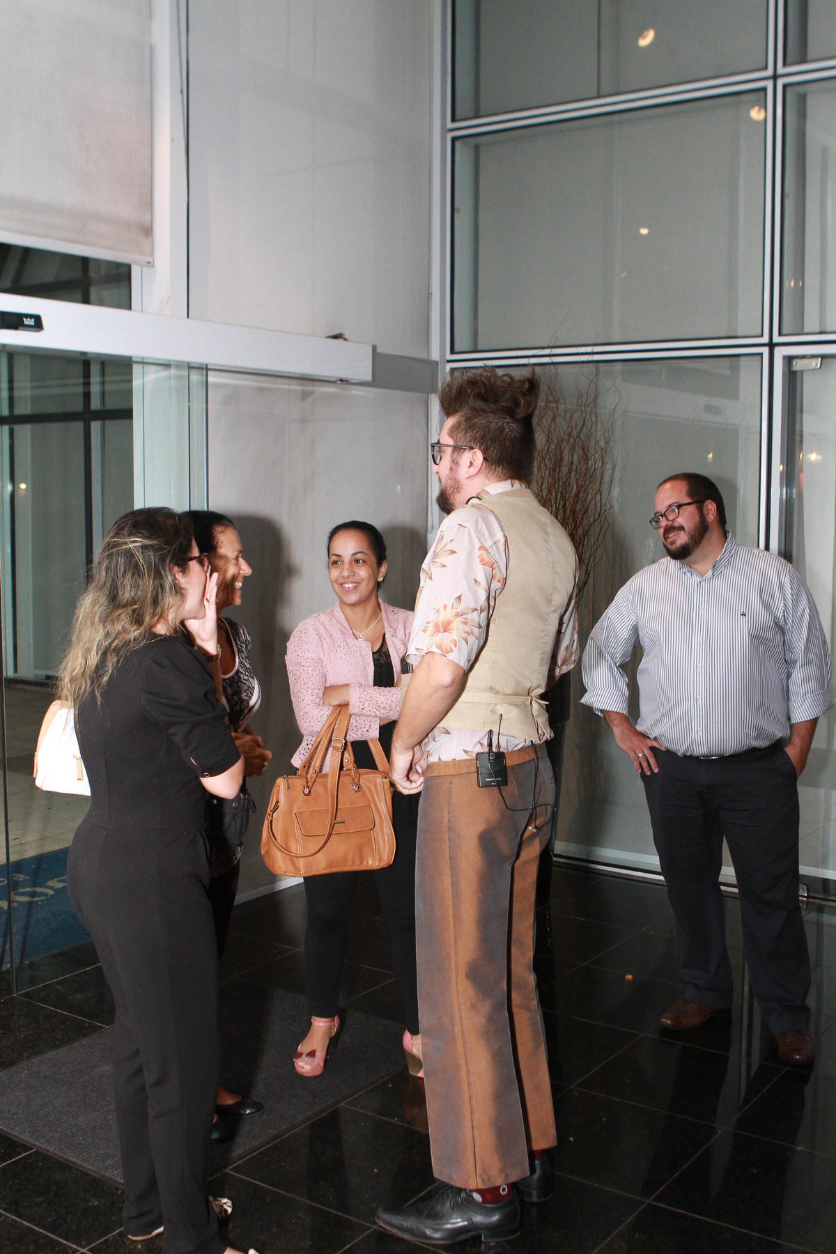 Alegria na recepção do evento pelo fotógrafo Douglas Maia