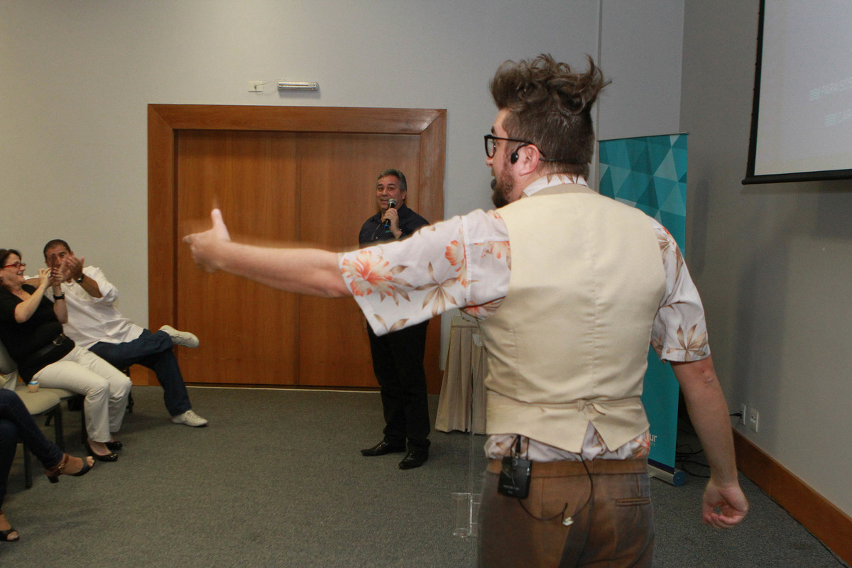 Animador falando pelo fotógrafo Douglas Maia