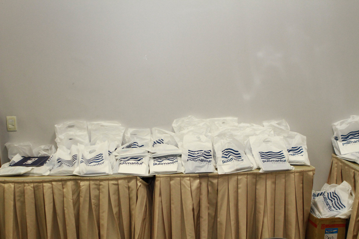 Sacola com brindes pelo fotógrafo Douglas Maia