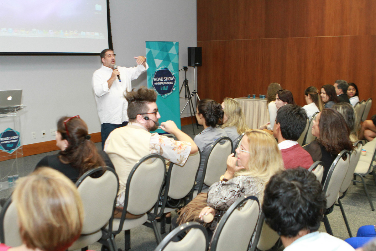 Homem fala da Pull Mantur pelo fotógrafo Douglas Maia