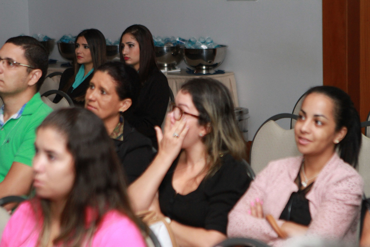 Mulher emocionada pelo fotógrafo Douglas Maia