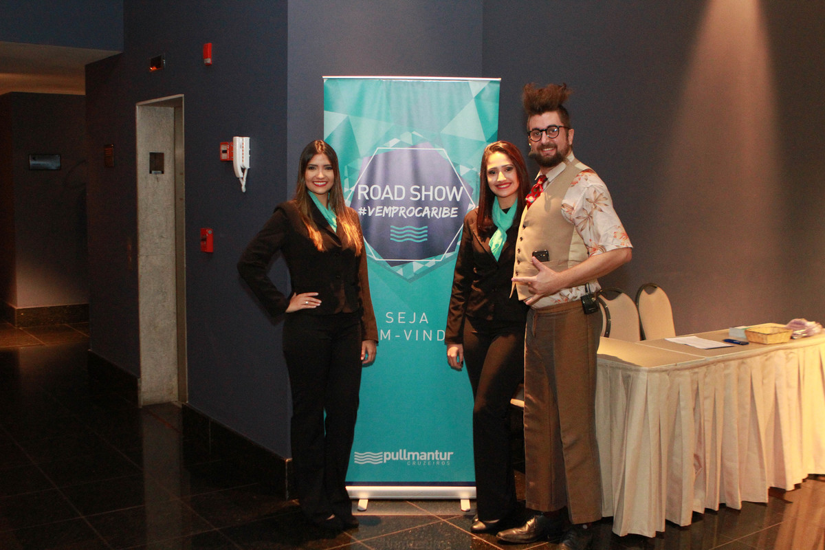 Recepcionistas alegres pelo fotógrafo Douglas Maia