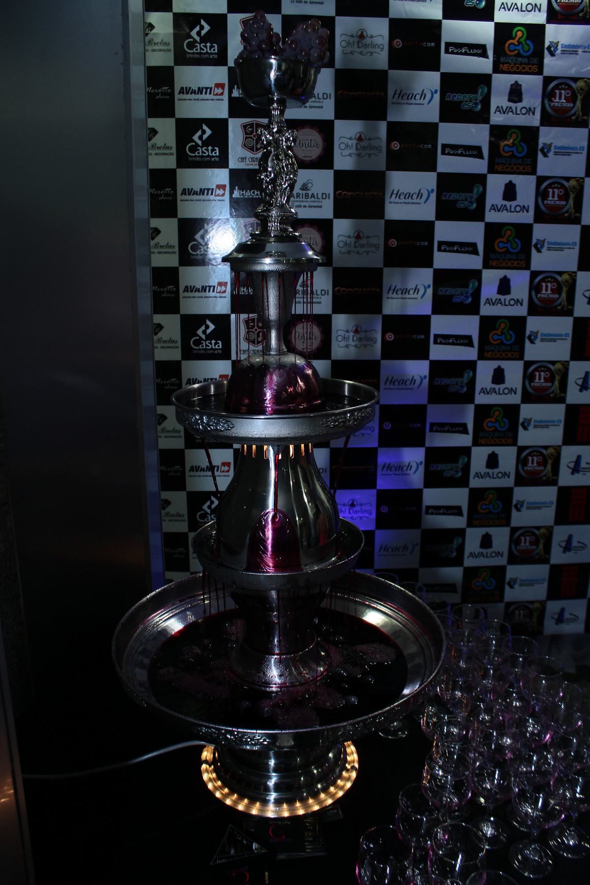 Cascata de vinho Lançamento do Programa-Máquina de Negócios-Rede Tv-pelo fotógrafo Douglas Maia