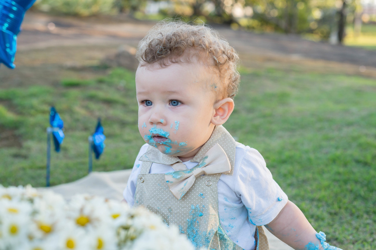 Nicolas com a boca toda suja pelo fotógrafo Douglas Maia