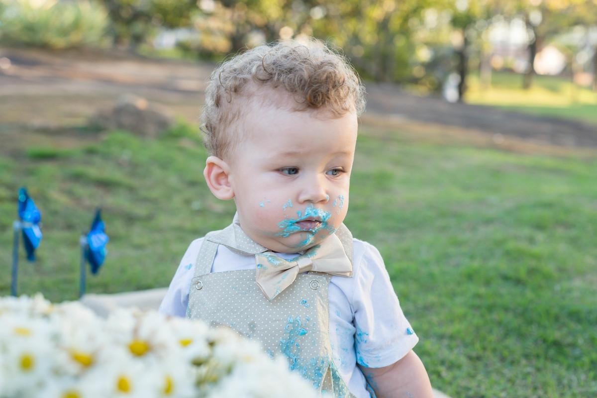 Nicolas olhando para o lado pelo fotógrafo Douglas Maia