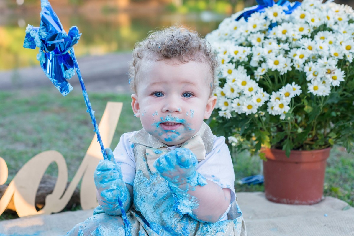 Nicolas olhando para câmera pelo fotógrafo Douglas Maia