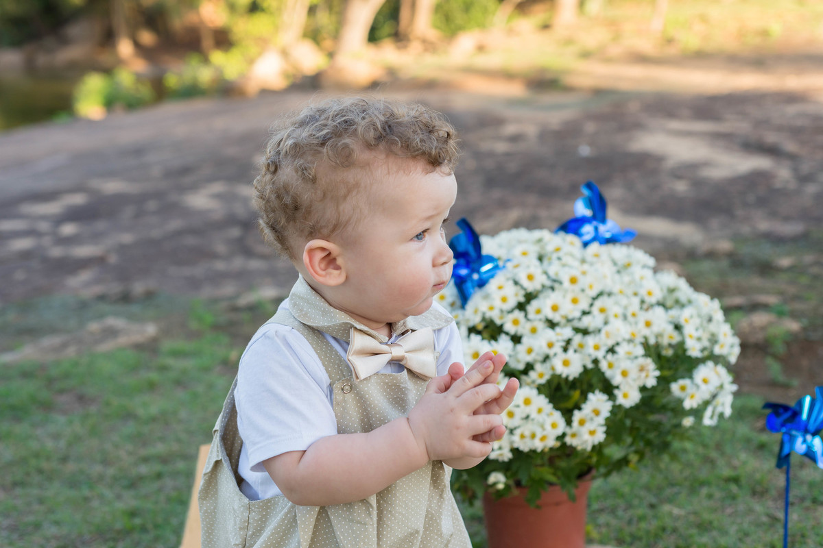 Nicolas batendo palma pelo fotógrafo Douglas Maia