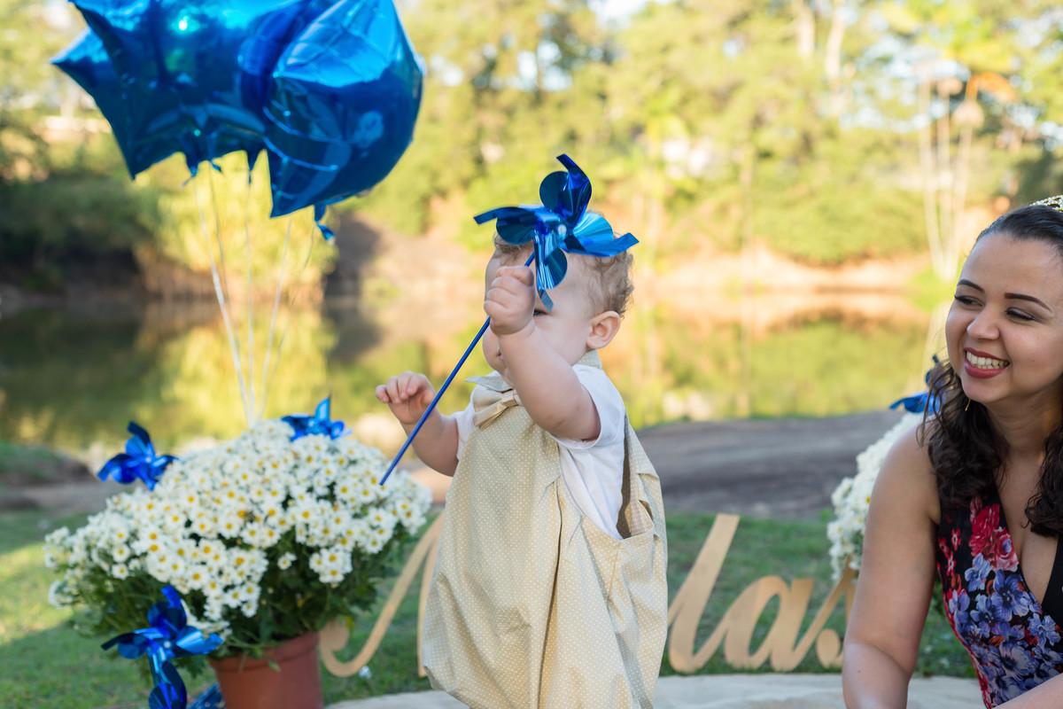 Mamãe Luciana feliz com Nicolas pelo fotógrafo Douglas Maia