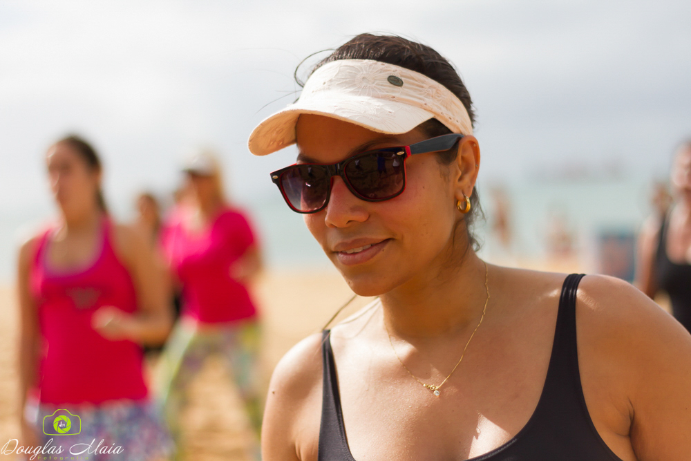 Mulher feliz pelo fotógrafo Douglas Maia