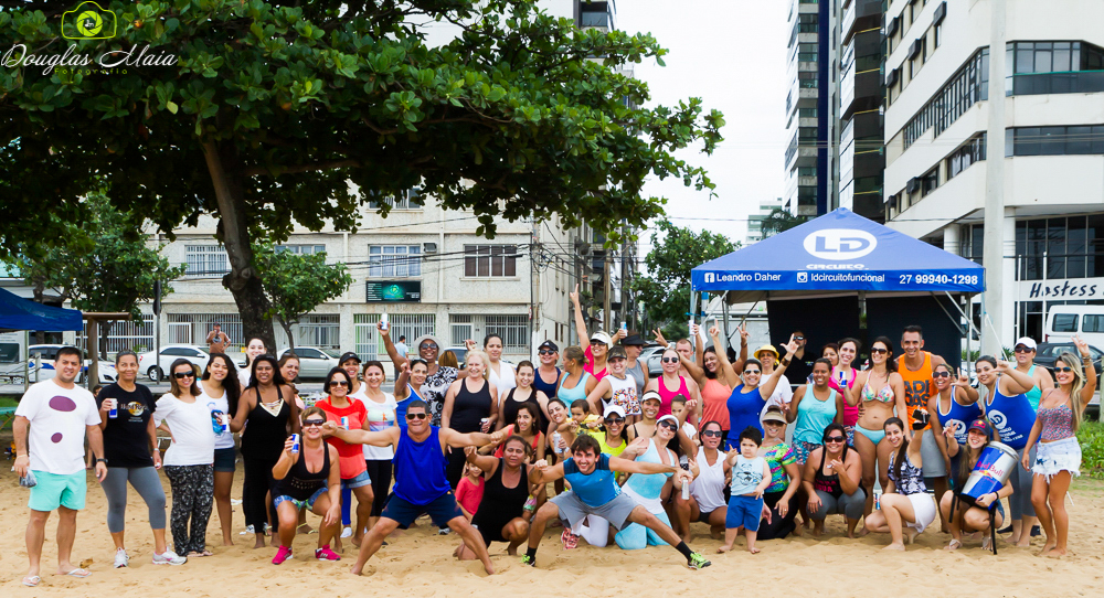 Galera comemorando pelo fotógrafo Douglas Maia