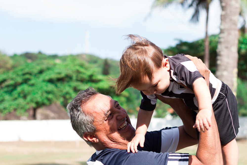 Caio com vovô pelo fotógrafo Douglas Maia