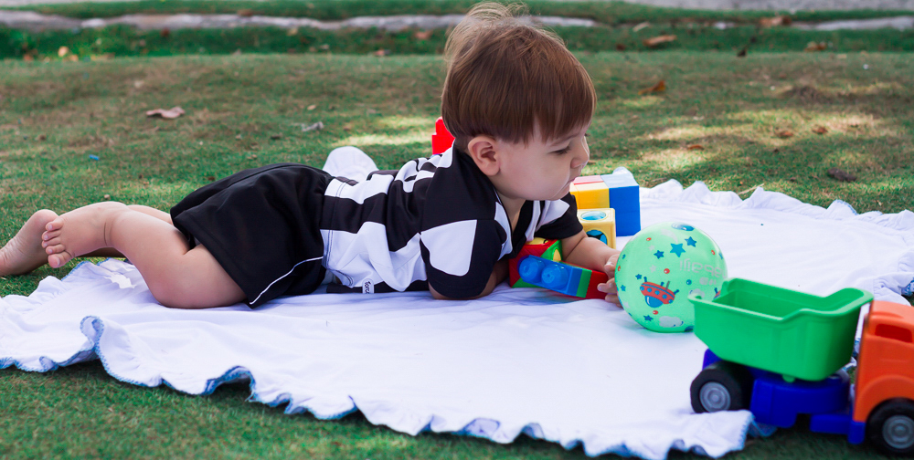 Caio brincando pelo fotógrafo Douglas Maia