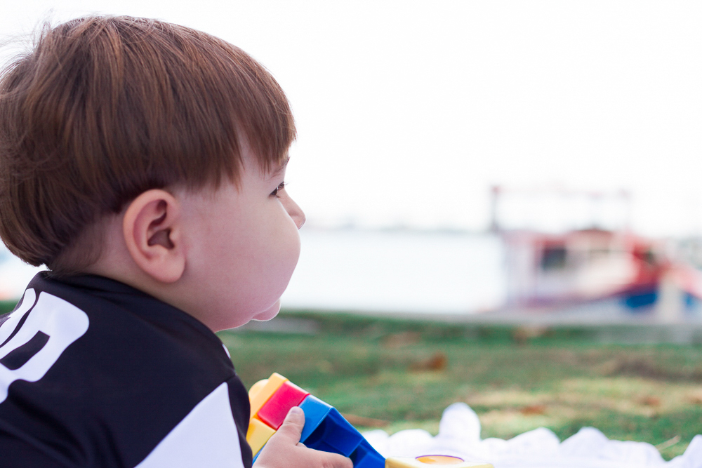 Caio de perfil pelo fotógrafo Douglas Maia