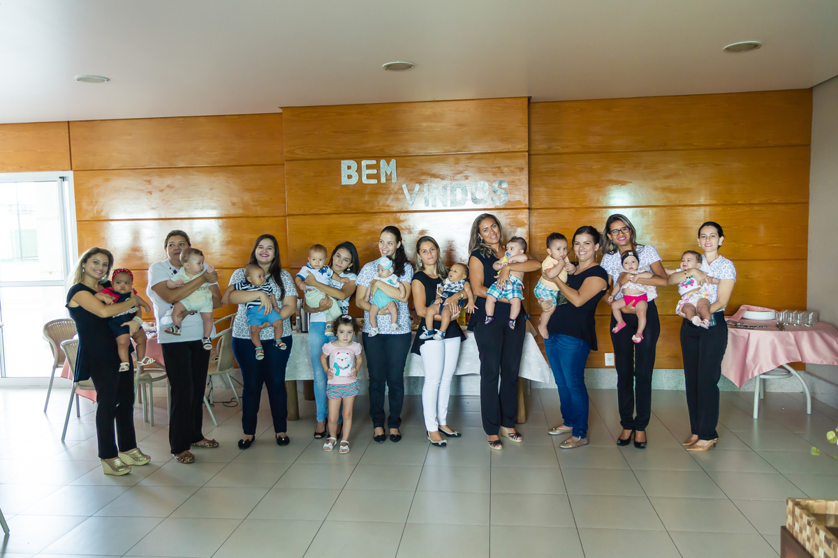 Mamães com seus filhos Café da manhã Dra. Kenia pelo fotógrafo Douglas Maia 