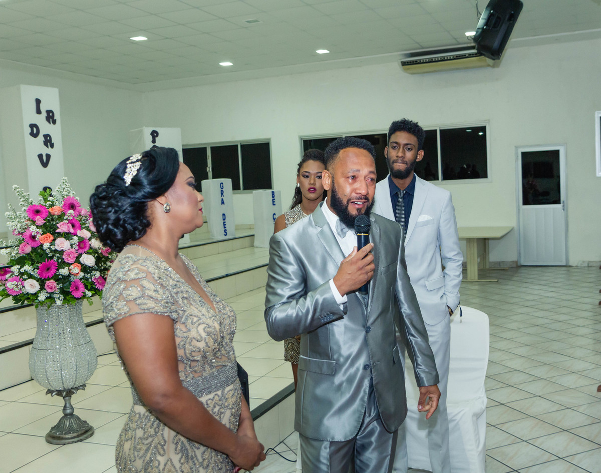 Marido faz discurso Bodas de Prata pelo fotógrafo Douglas Maia
