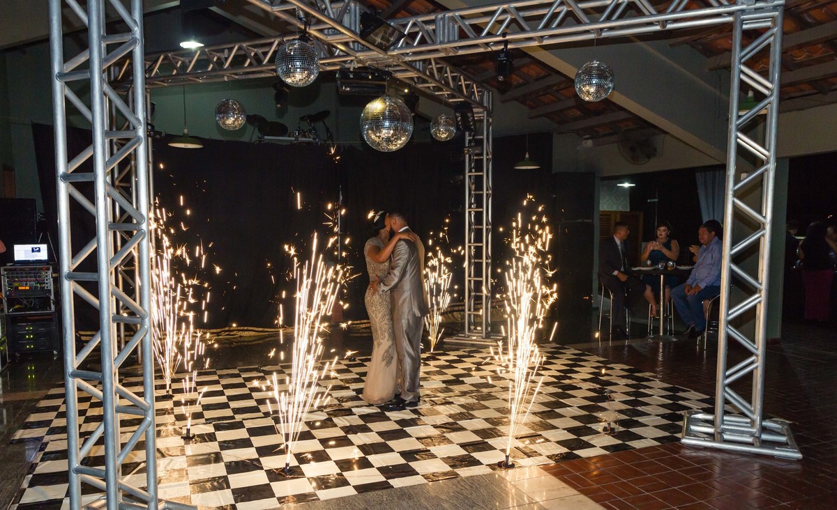 Lindo momento do casal Bodas de Prata pelo fotógrafo Douglas Maia