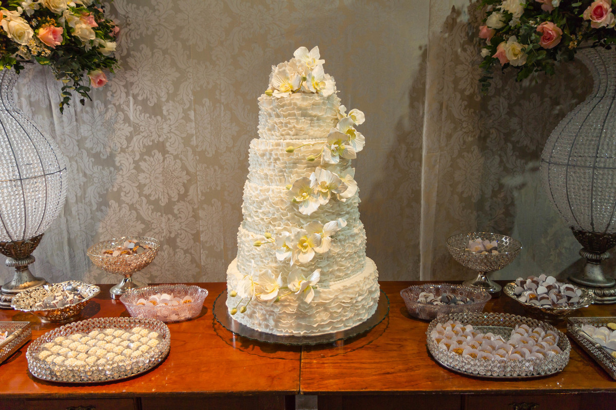 Bolo com flores Bodas de Prata pelo fotógrafo Douglas Maia