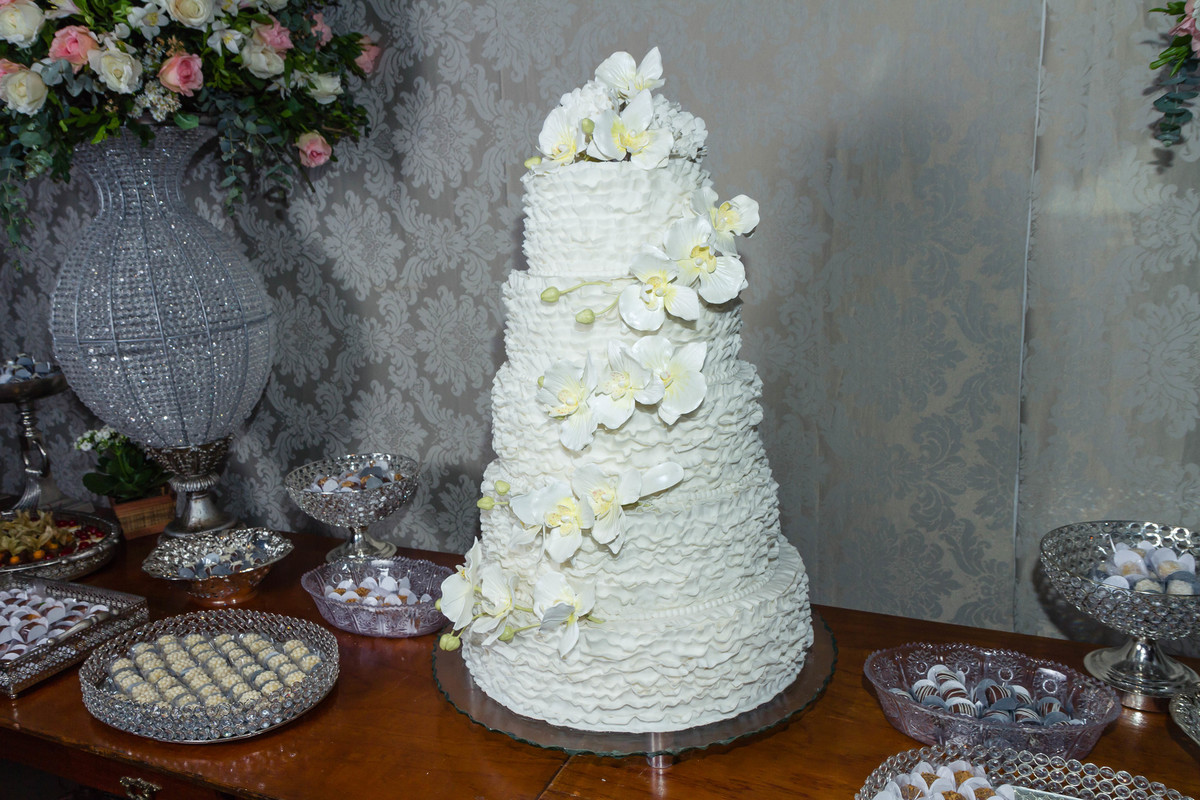 Bolo cascata de flores Bodas de Prata pelo fotógrafo Douglas Maia