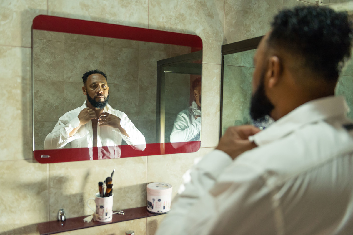 Jefferson vestindo camisa Bodas de Prata pelo fotógrafo Douglas Maia