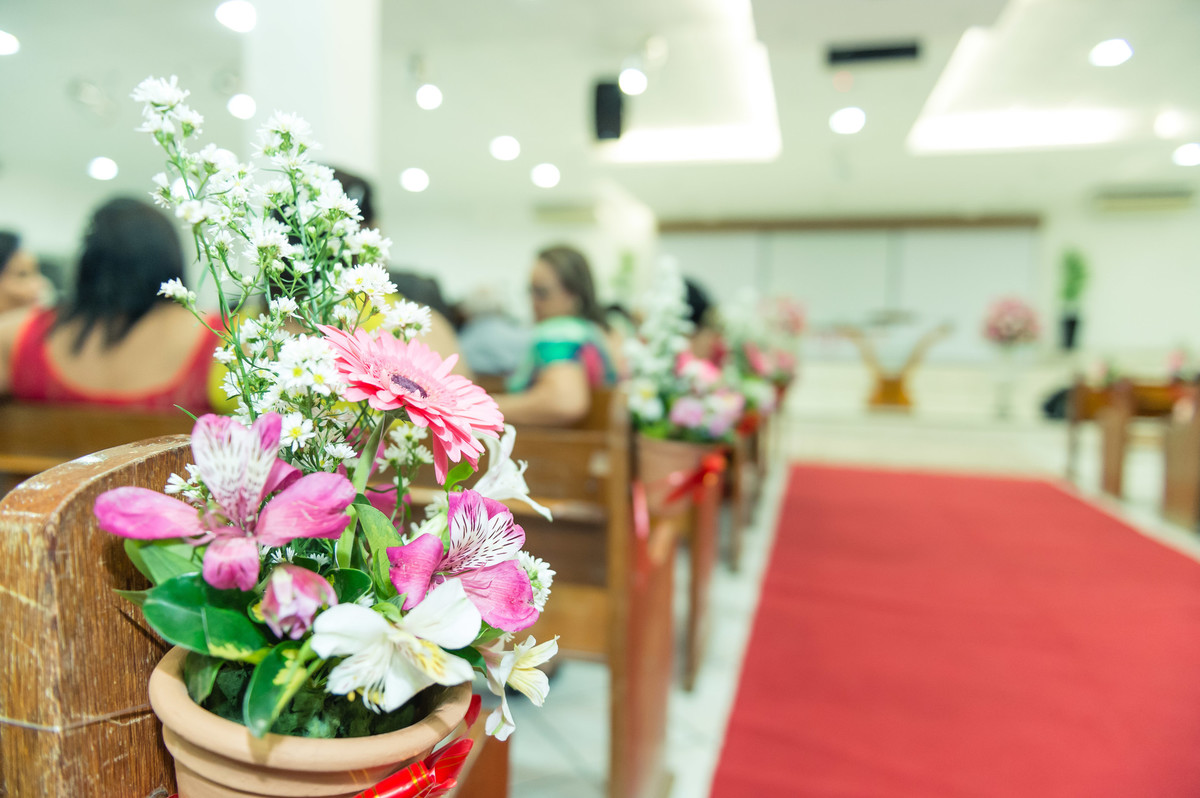 Flor decorando banco Bodas de Prata pelo fotógrafo Douglas Maia