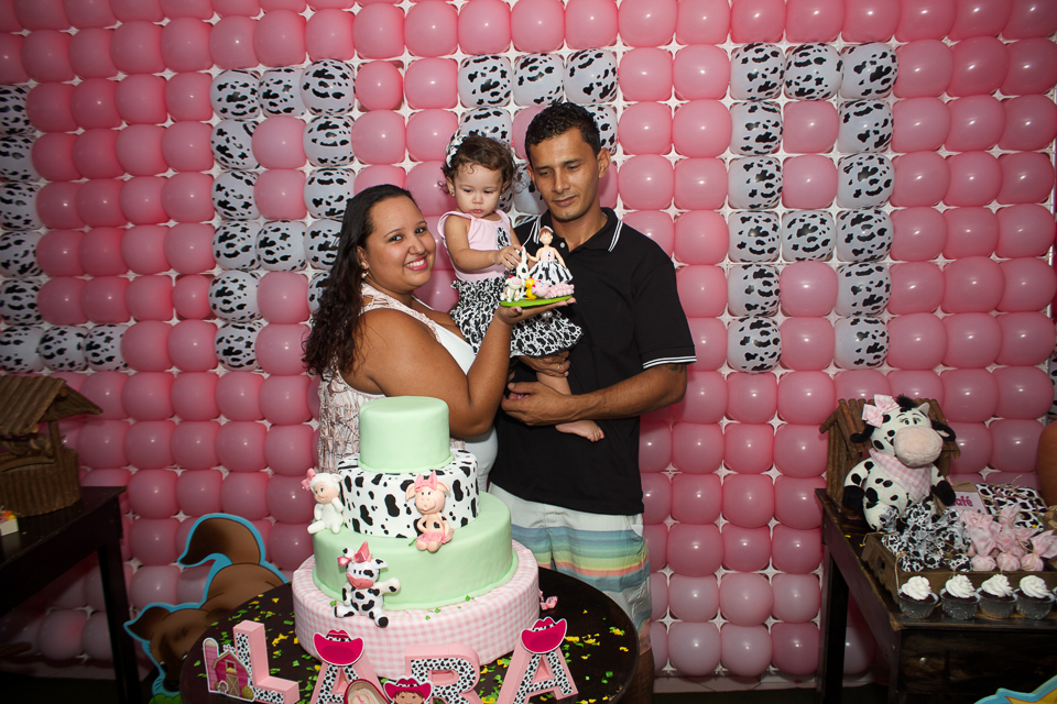 Lara com sua mãe e seu pai pelo fotógrafo Douglas Maia