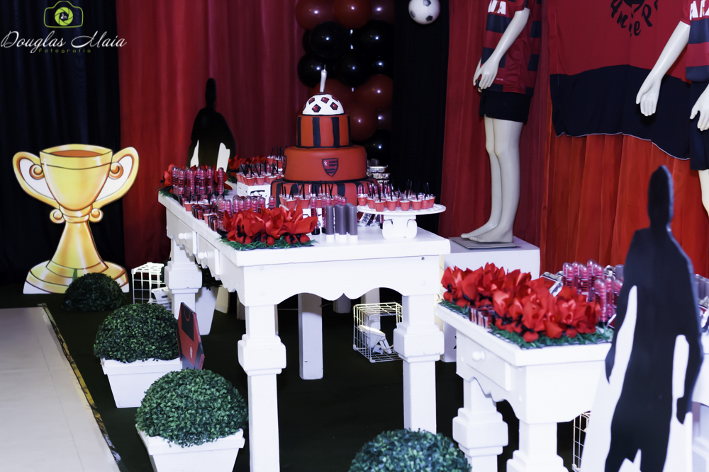 Doces e bolo Tema Flamengo pelo fotógrafo Douglas Maia