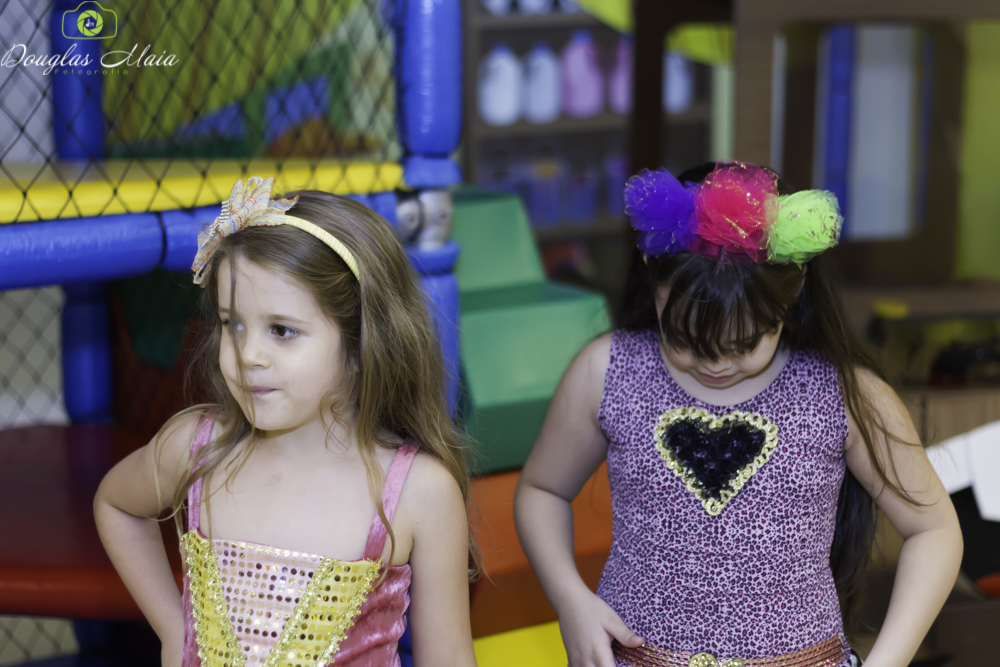 Meninas pelo fotógrafo Douglas Maia