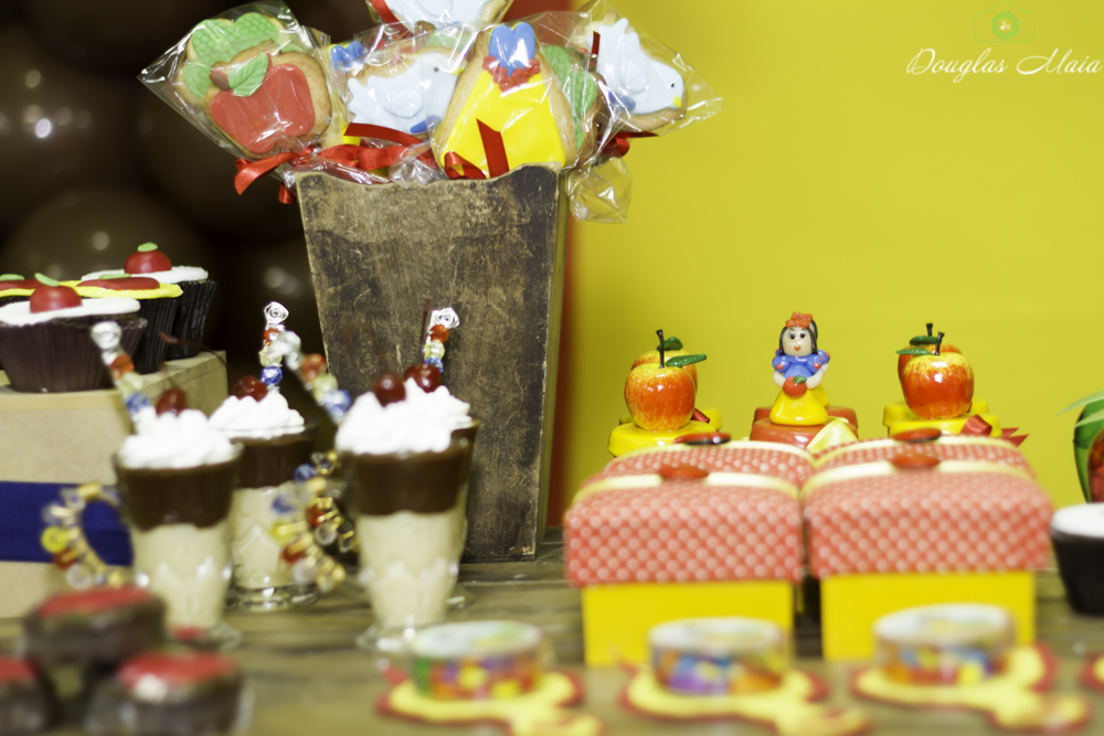 Pirulito e caixinha personalizados Branca de Neve pelo fotógrafo Douglas Maia
