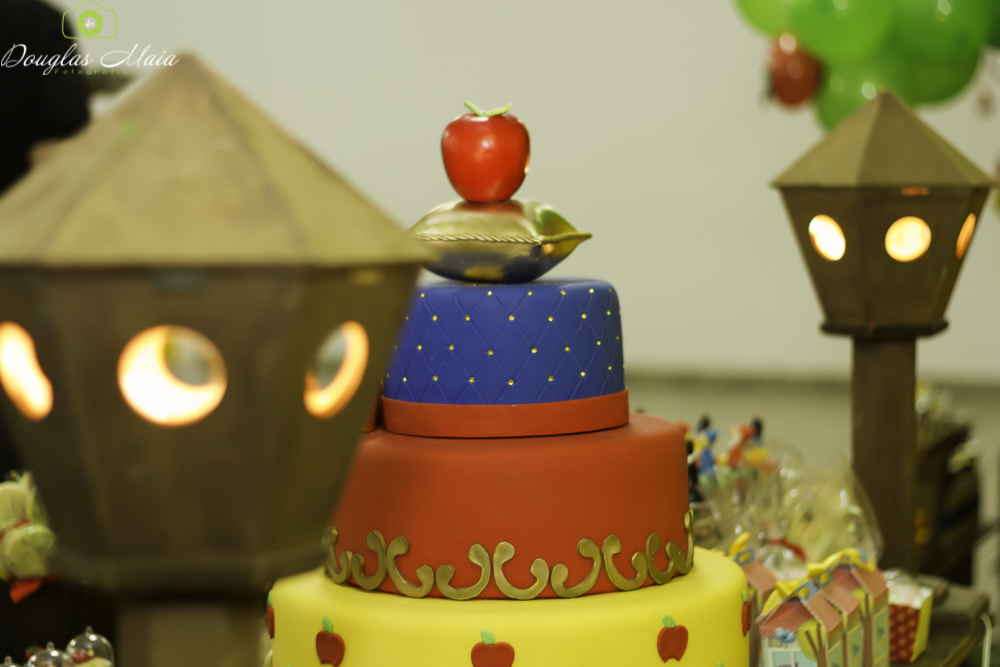 Bolo personalizado Branca de Neve pelo fotógrafo Douglas Maia