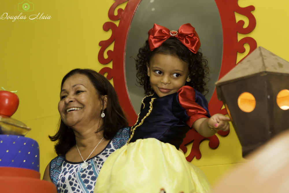 Manuela no colo pelo fotógrafo Douglas Maia