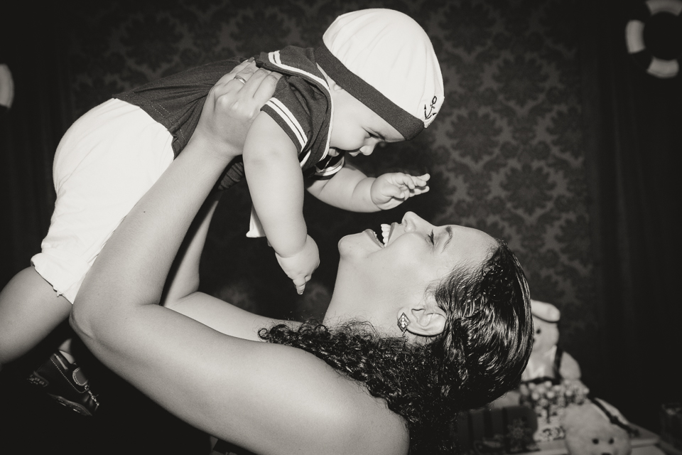 Momento mãe e filho pelo fotógrafo Douglas Maia