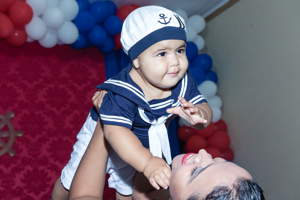 Mãe amorosa pelo fotógrafo Douglas Maia