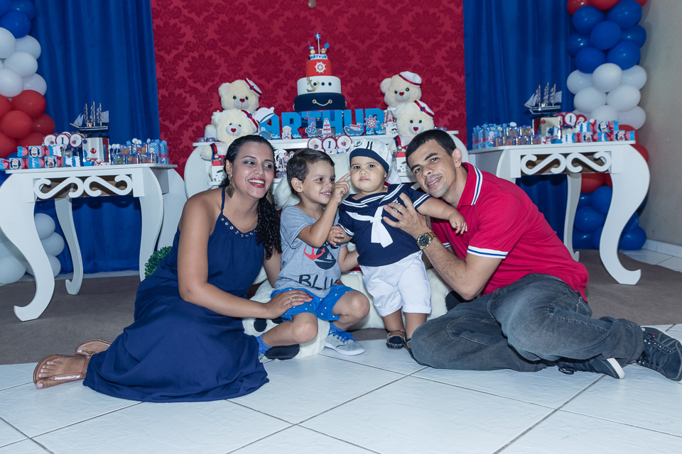 Primo brincando com Arthur pelo fotógrafo Douglas Maia
