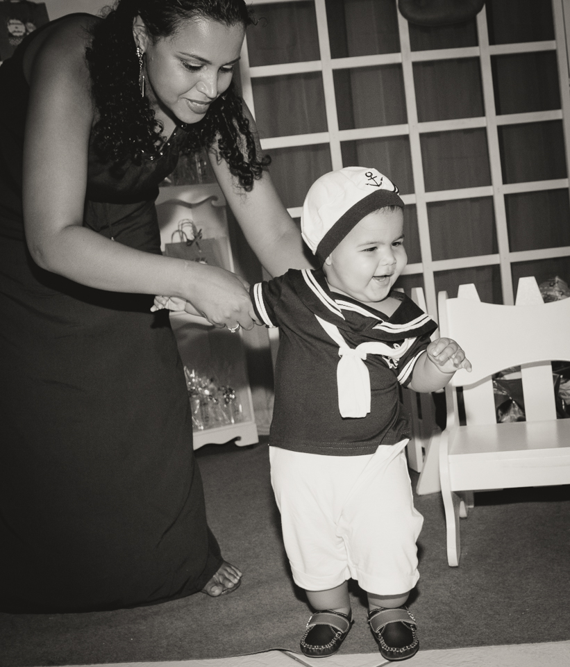 Arthur sorrindo foto preto e branco pelo fotógrafo Douglas Maia