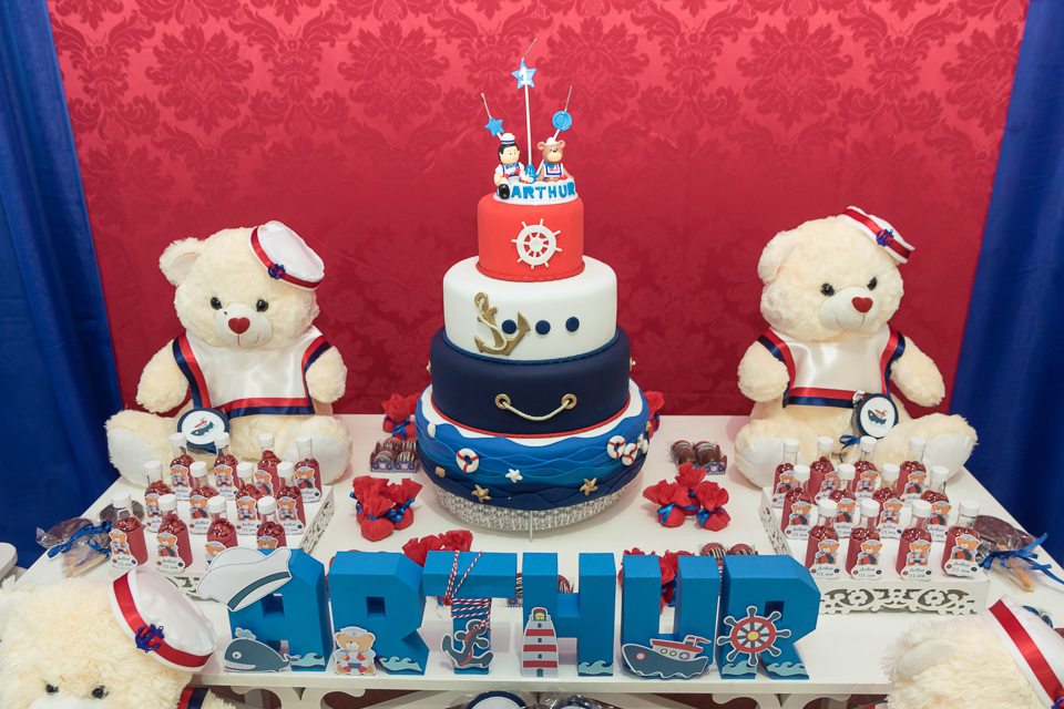 Letras Arthur e Bolo Tema Marinheiro pelo fotógrafo Douglas Maia