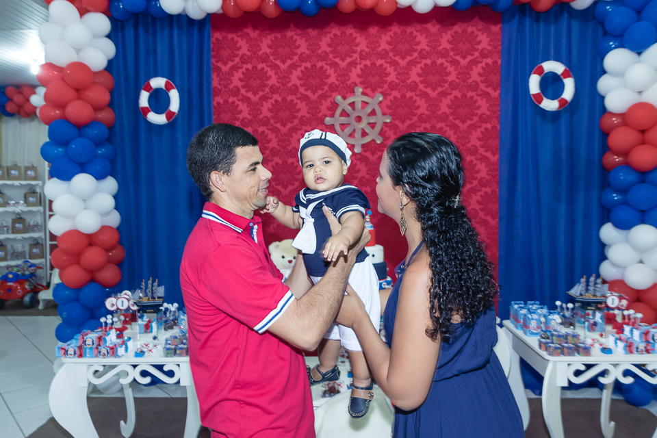 Pequeno Arthur com seus pais pelo fotógrafo Douglas Maia