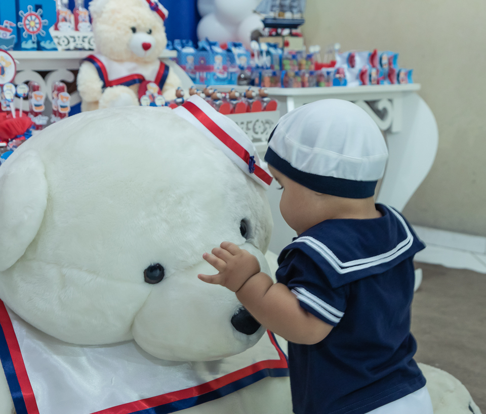 Arthur e o urso pelo fotógrafo Douglas Maia