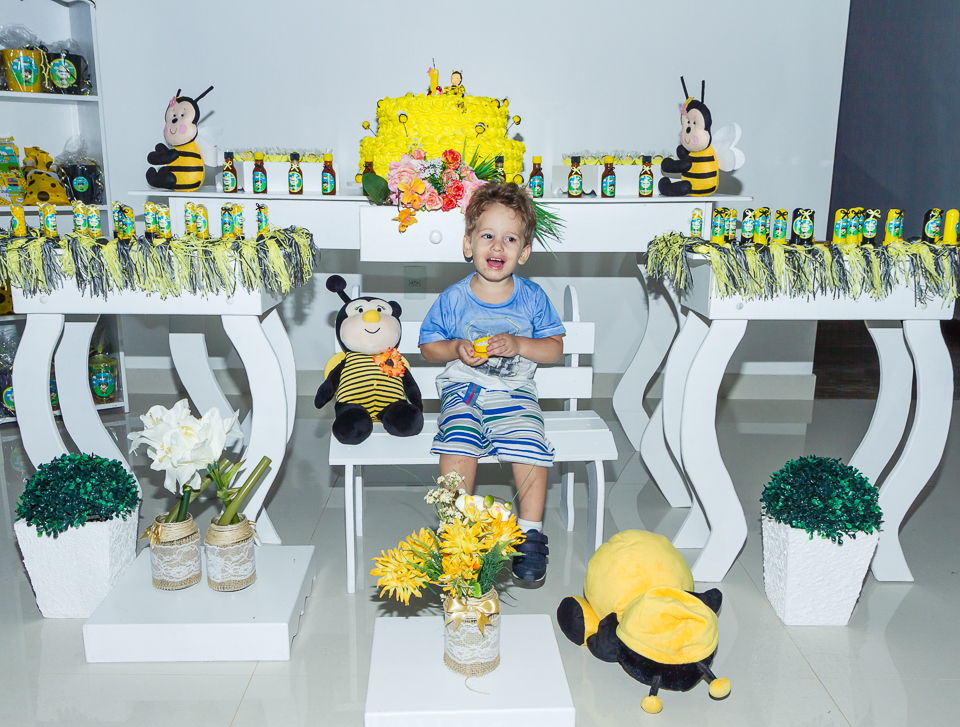 Menino no aniversário da Deborah pelo fotógrafo Douglas Maia