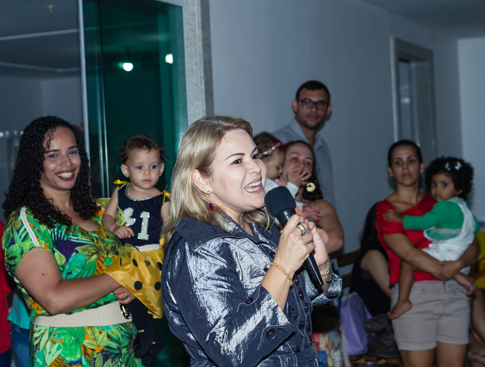 Pastora,Dra. Kênia dando uma palavra pelo fotógrafo Douglas Maia