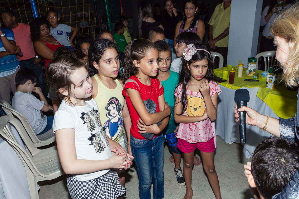 Crianças na festa pelo fotógrafo Douglas Maia