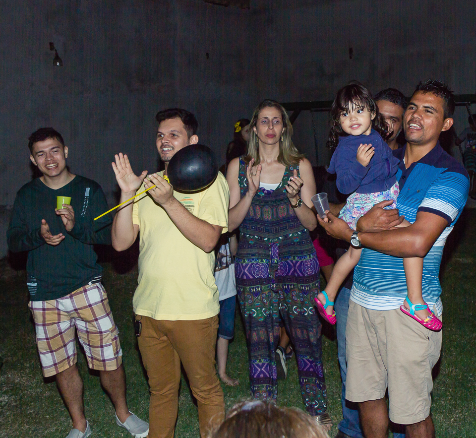 Convidados batem palmas pelo fotógrafo Douglas Maia