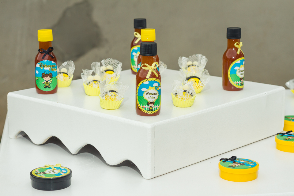 Garrafinha personalizada Tema Abelhinha pelo fotógrafo Douglas Maia