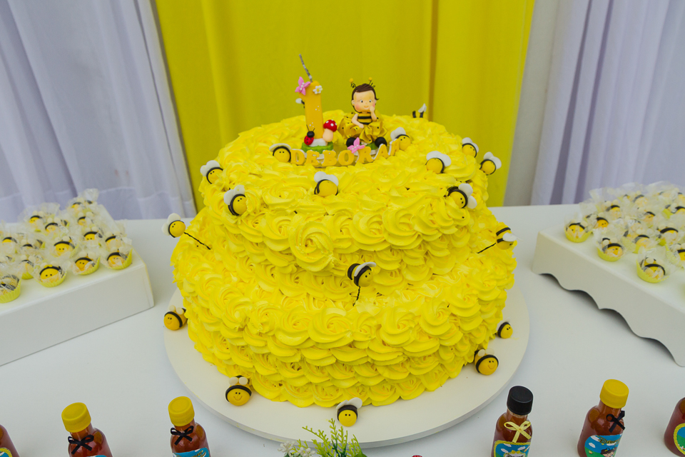 Bolo Tema Abelhinha pelo fotógrafo Douglas Maia