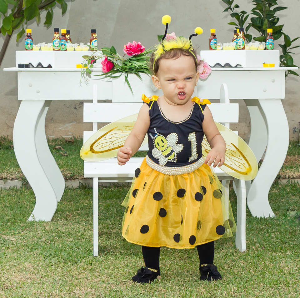 Deborah fazendo careta pelo fotógrafo Douglas Maia