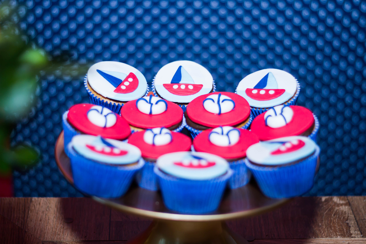 Cupcakes personalizados Tema Marinheiro pelo fotógrafo Douglas Maia