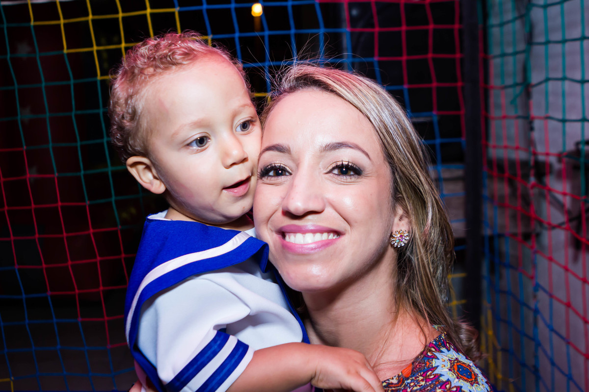 Mãe e filho pelo fotógrafo Douglas Maia